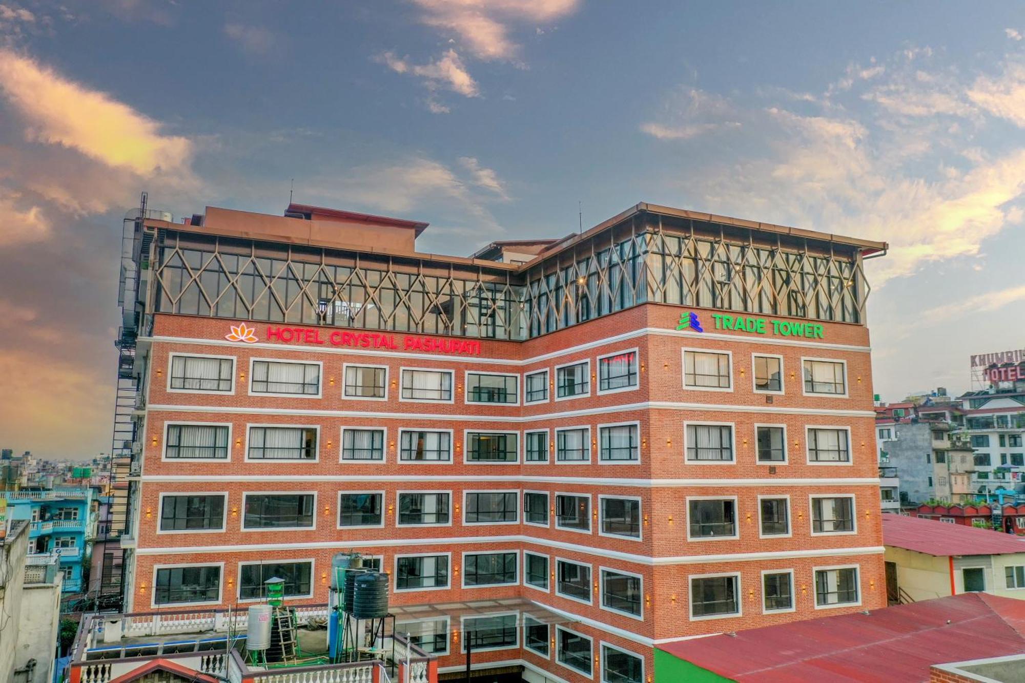 Hotel Crystal Pashupati Катманду Экстерьер фото