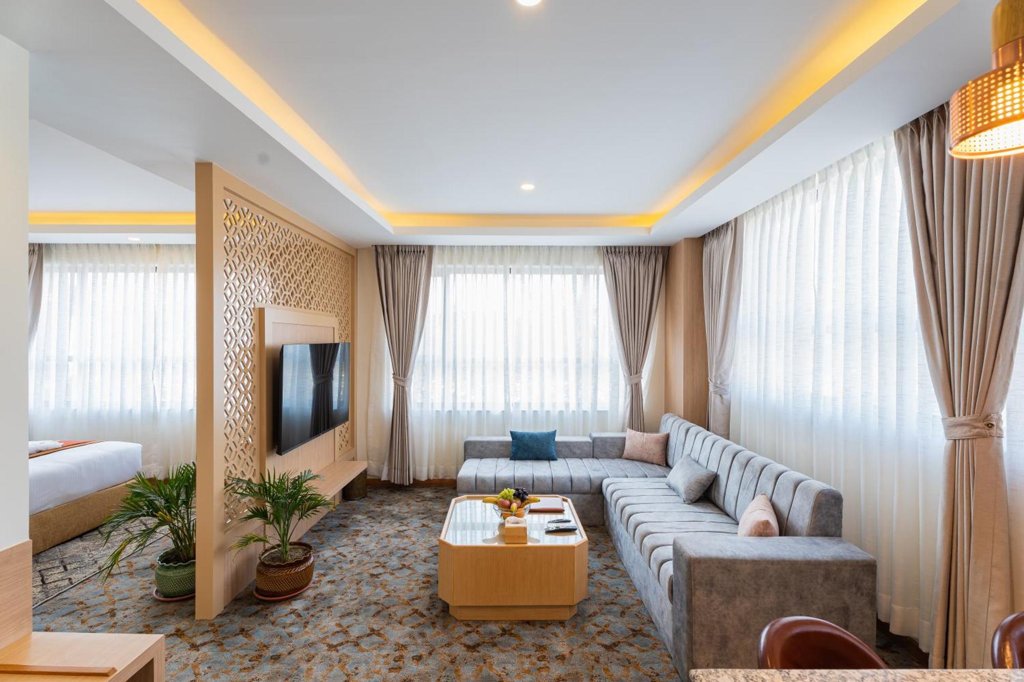 Hotel Crystal Pashupati Катманду Экстерьер фото