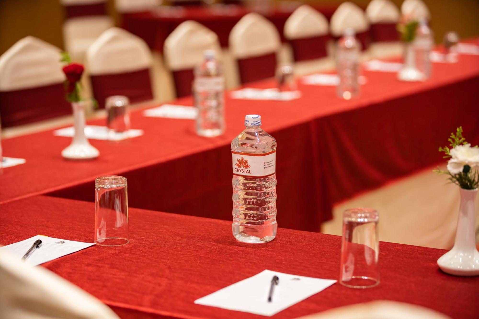 Hotel Crystal Pashupati Катманду Экстерьер фото