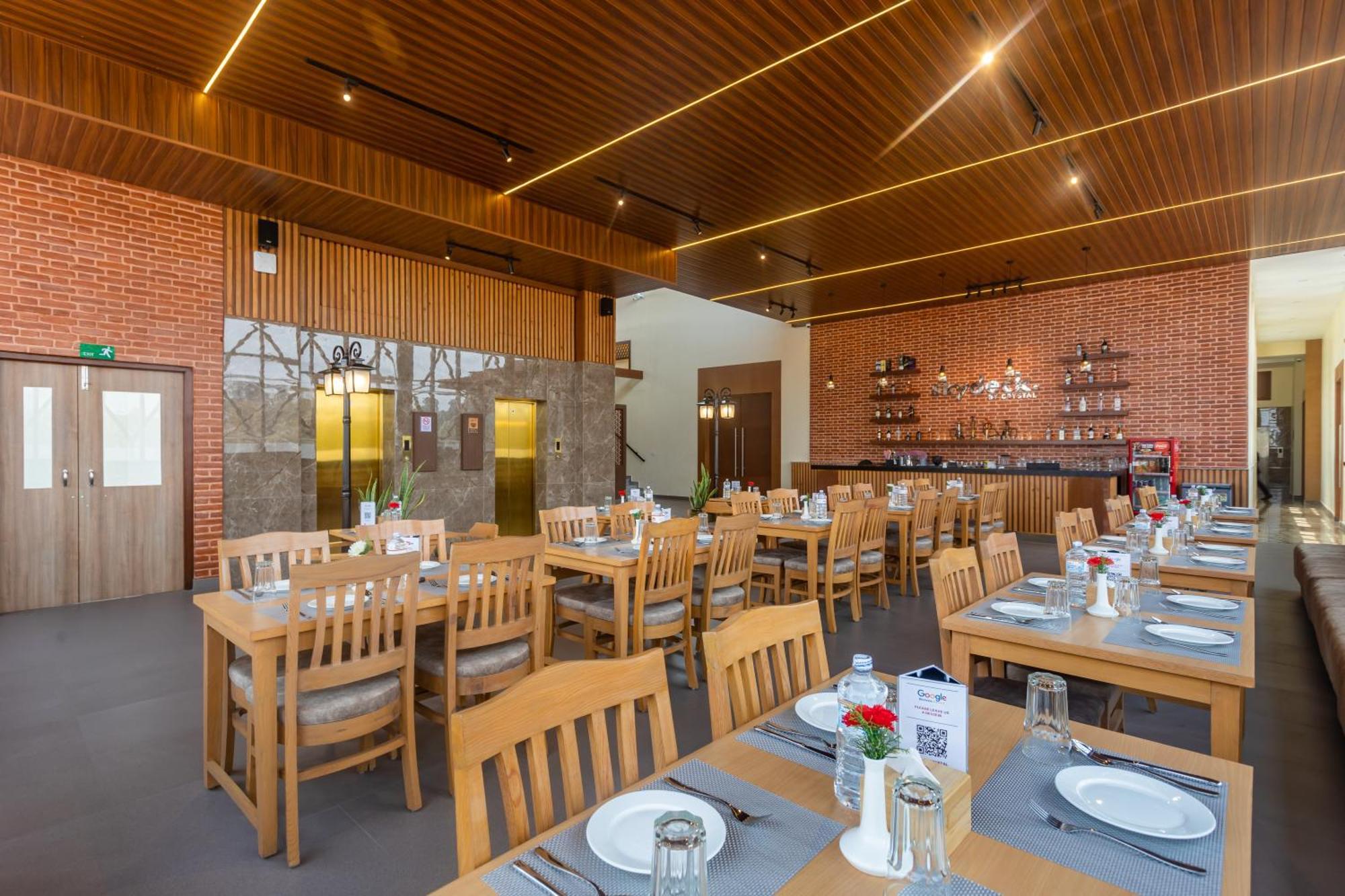 Hotel Crystal Pashupati Катманду Экстерьер фото