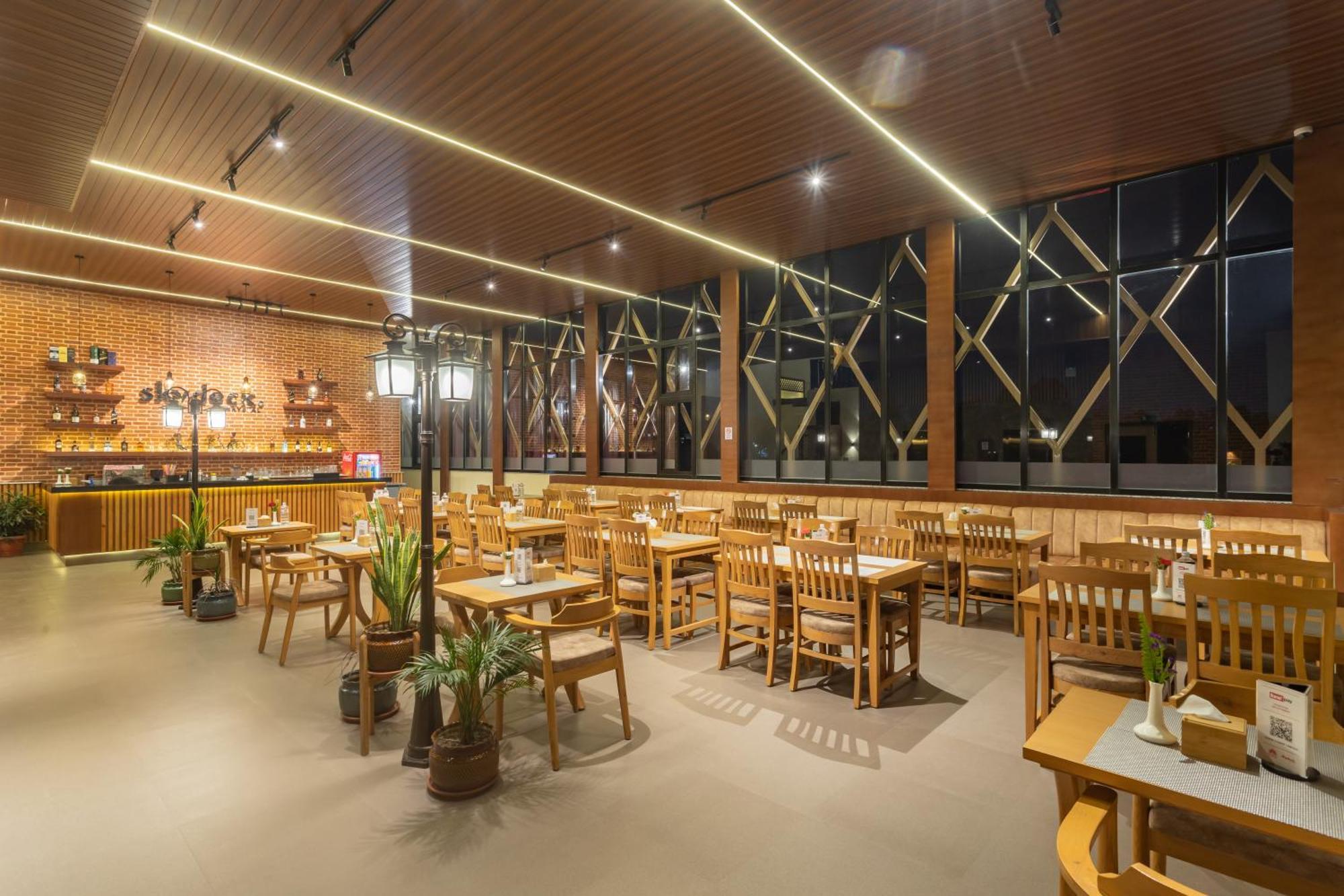 Hotel Crystal Pashupati Катманду Экстерьер фото