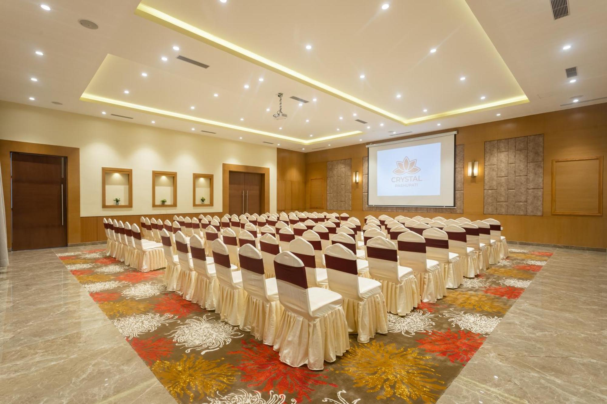 Hotel Crystal Pashupati Катманду Экстерьер фото