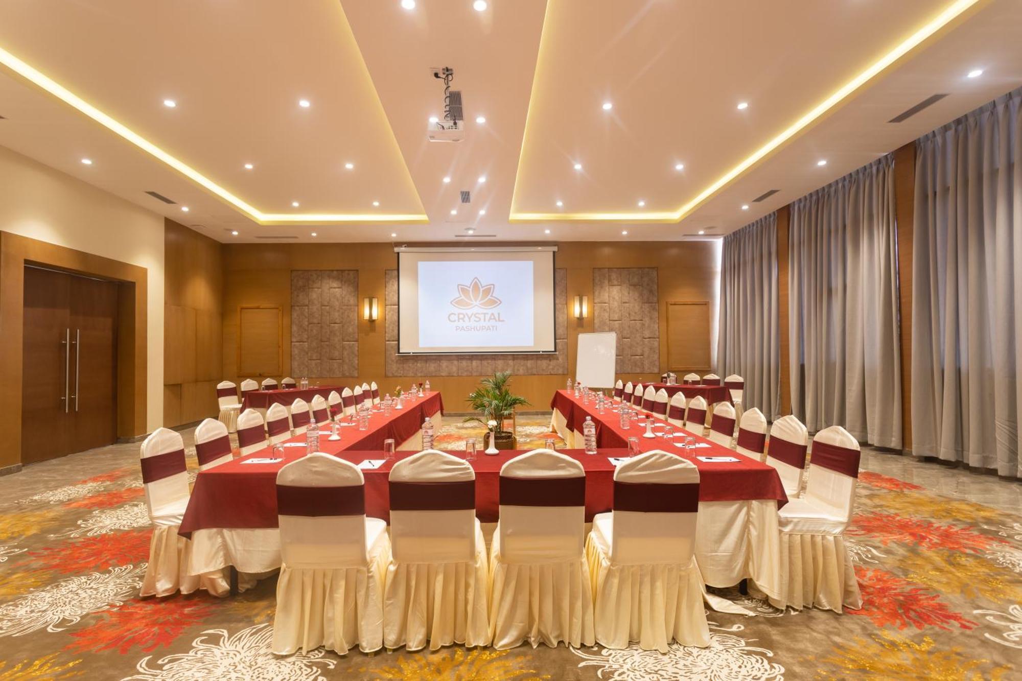 Hotel Crystal Pashupati Катманду Экстерьер фото