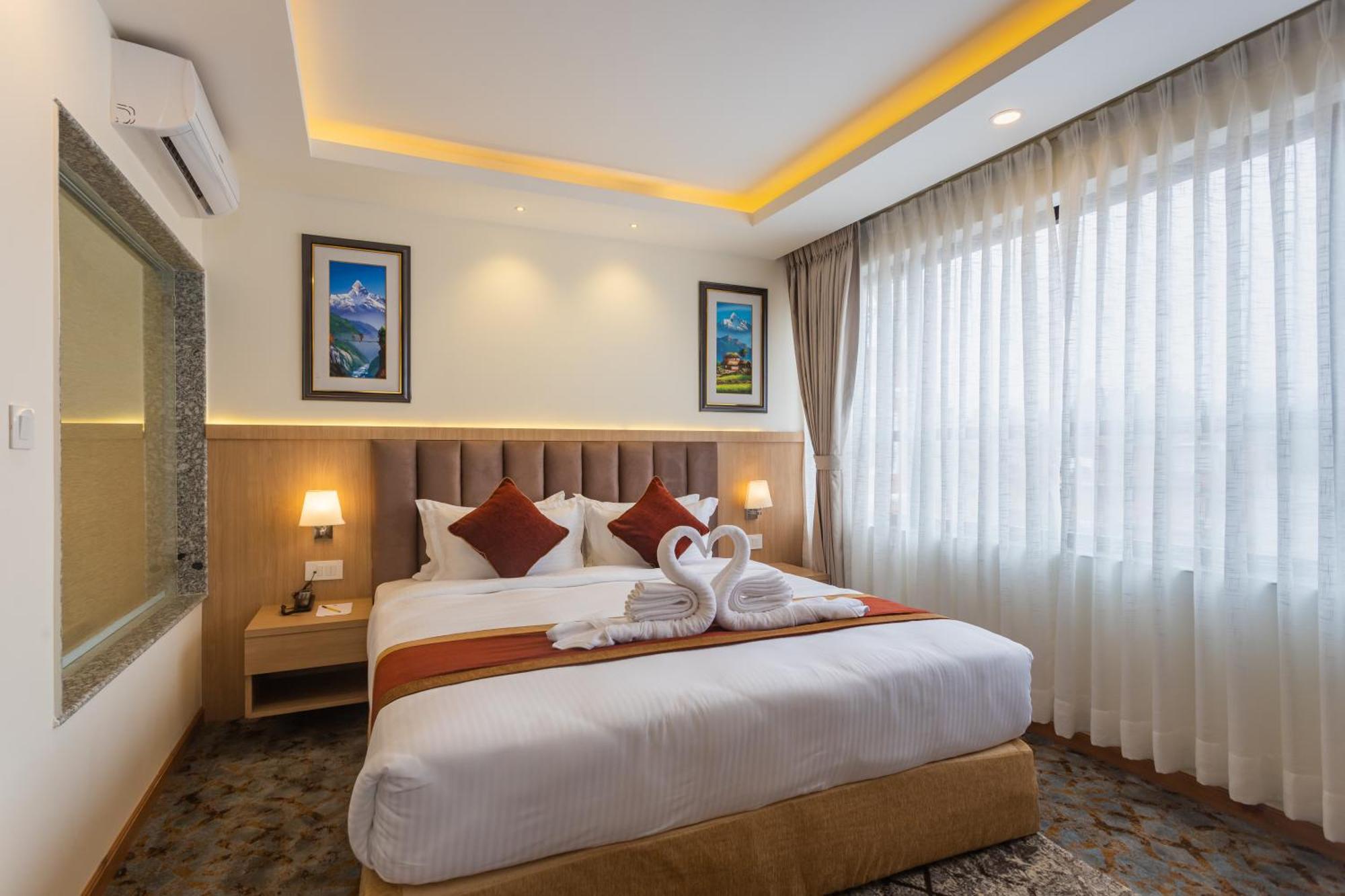 Hotel Crystal Pashupati Катманду Экстерьер фото