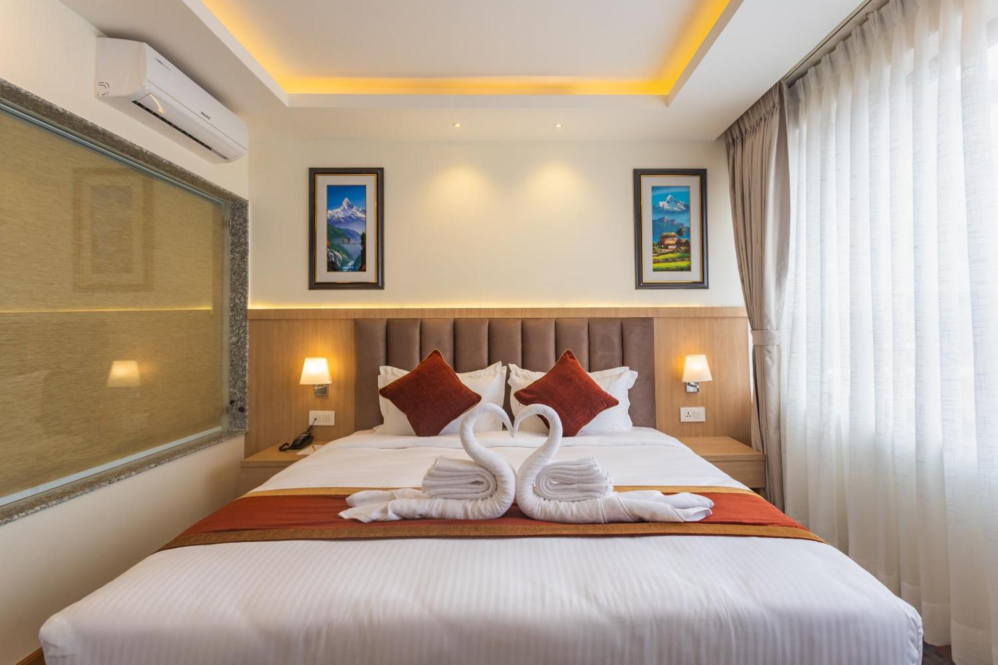 Hotel Crystal Pashupati Катманду Экстерьер фото