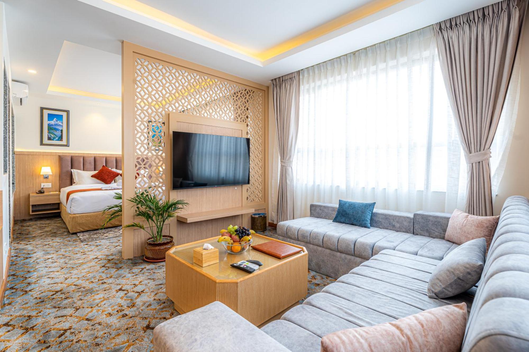 Hotel Crystal Pashupati Катманду Экстерьер фото