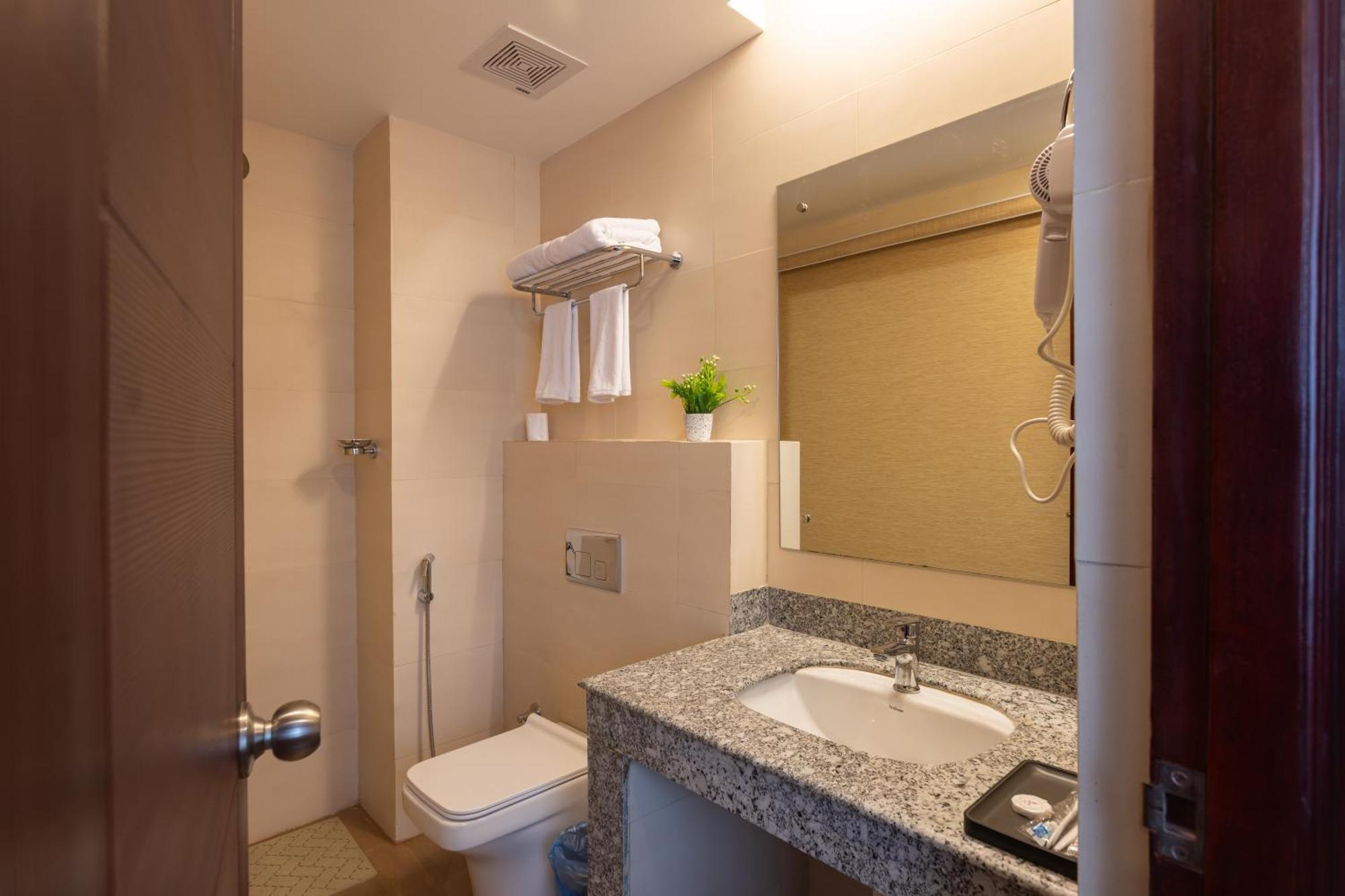 Hotel Crystal Pashupati Катманду Экстерьер фото