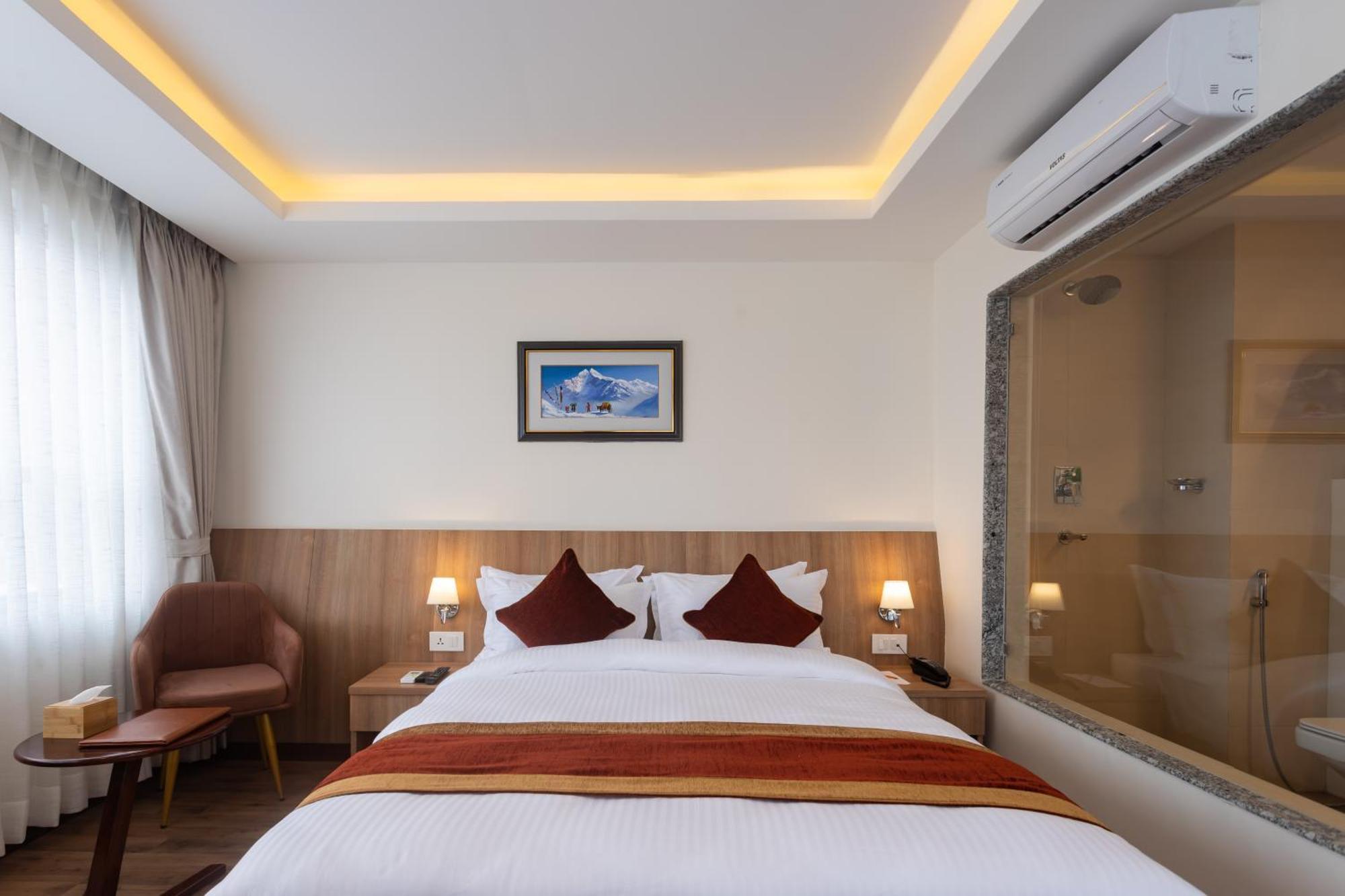 Hotel Crystal Pashupati Катманду Экстерьер фото